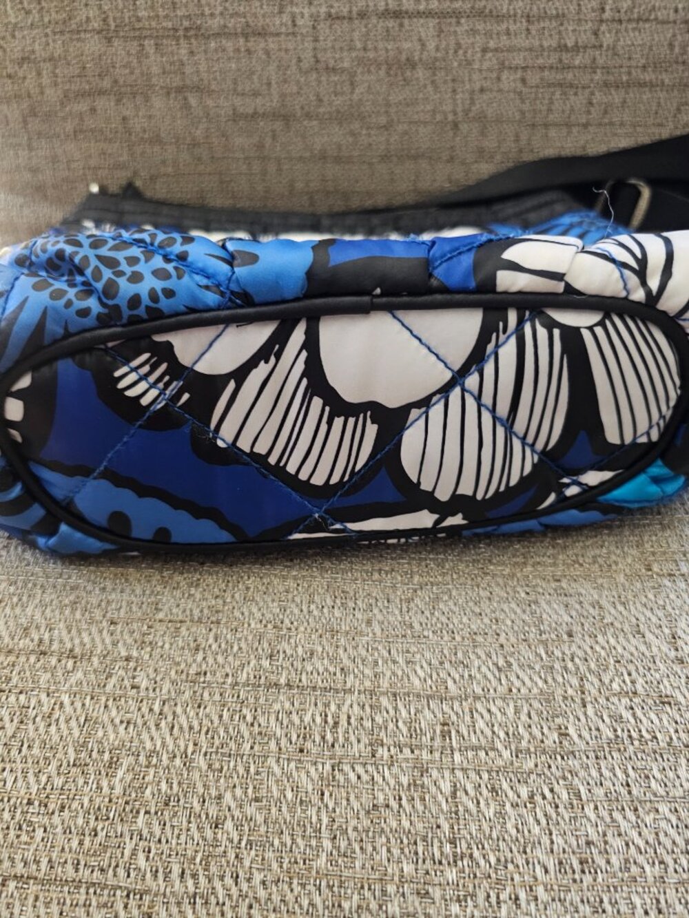 Vera Bradley Blue Bayou Quilted Crossbody Shoulder Bag โ Retired Pattern EUC - Picture 6 of 7